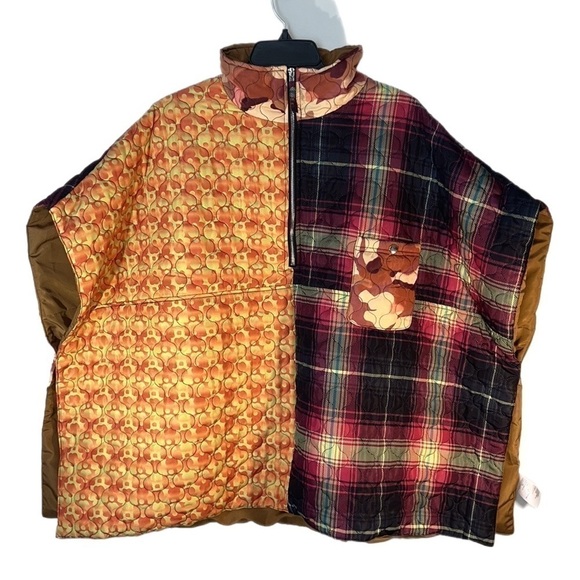 NWOT Urban Outfitters Women's Nylon Quilted Boxy Patchwork Poncho One Size - Picture 2 of 13